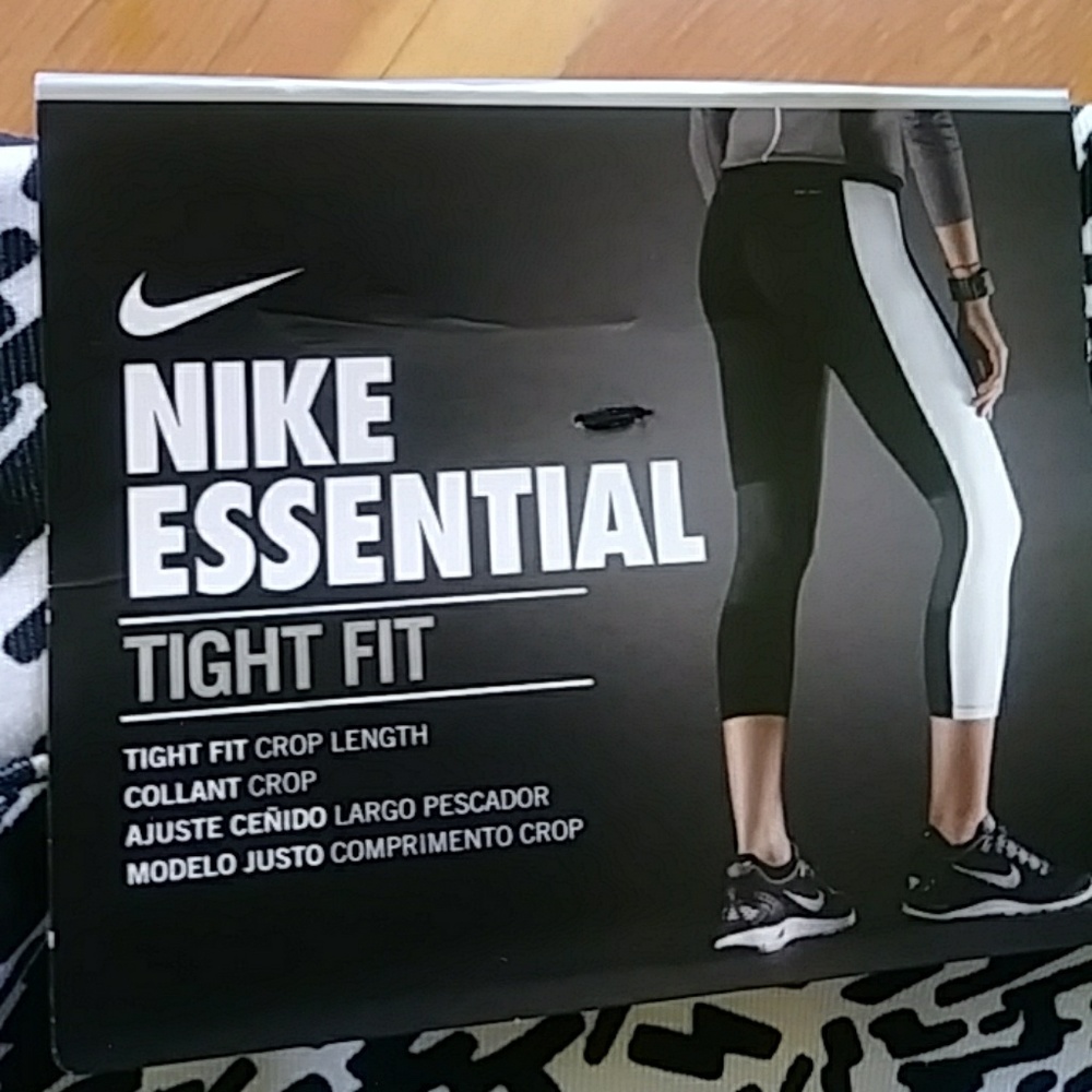 NWT-Nike cropped leggings - Picture 2 of 4
